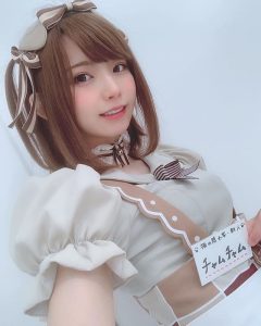 人氣Coser Enako新寫真集！色氣滿滿的夢幻美顏女神